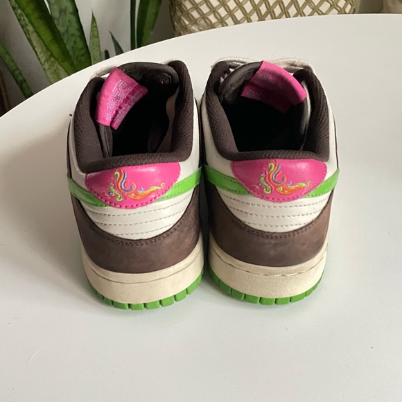 WMNS 2006 Nike Dunk Low ‘Birch Green Bean’ - Picture 6 of 8